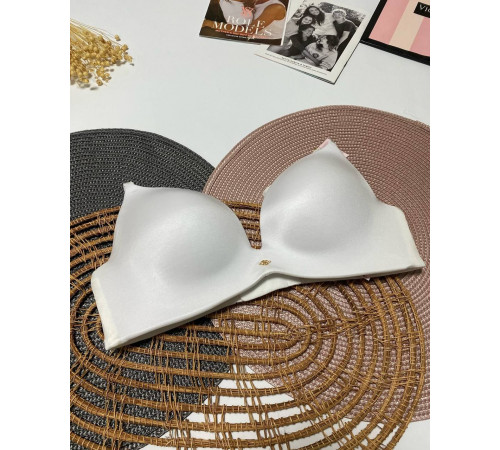 Розкішний безшовний бюстгальтер з колекціі Very Sexy Victorias Secret