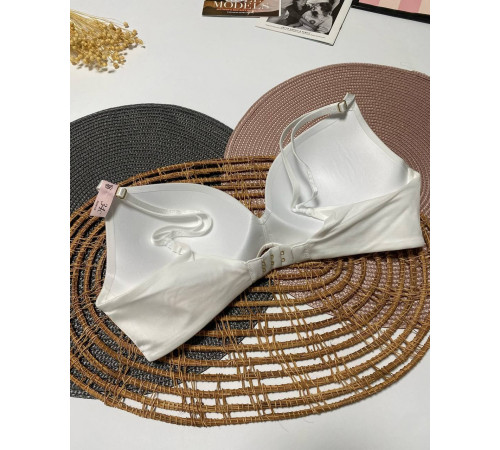 Розкішний безшовний бюстгальтер з колекціі Very Sexy Victorias Secret