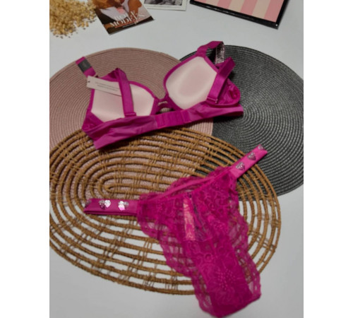 Рожевий комплект зі стразами Victoria’s Secret