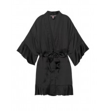 Розкішний сатиновий халат від Victoria’s Secret 