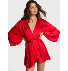 Розкішний сатиновий халат від Victoria’s Secret