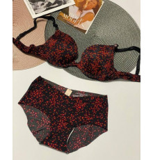 Комплектик Victorias Secret з сердечками