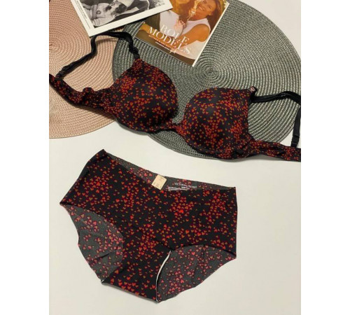 Комплектик Victorias Secret з сердечками Комплектик Victorias Secret з сердечками