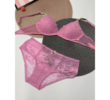 Комплект у ніжно-рожевому кольорі