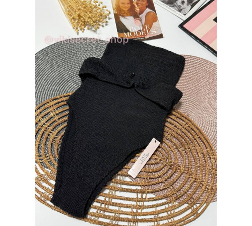 Суцільний купальник