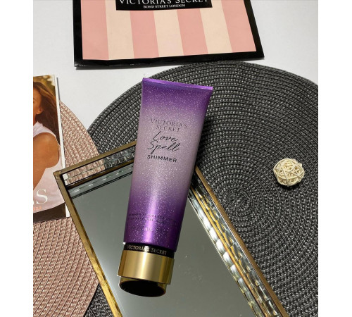 Love spell Shimmer зволожуючий лосьйон з класичної лінійки Victorias Secret Love spell Shimmer зволожуючий лосьйон з класичної лінійки Victorias Secret