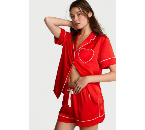 Червона сатинова піжама з нової колекції Victoria’s Secret