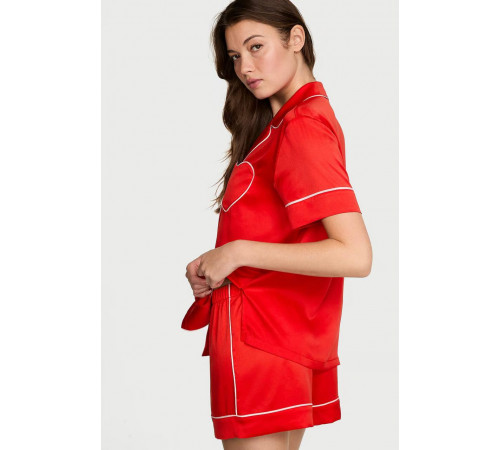 Червона сатинова піжама з нової колекції Victoria’s Secret