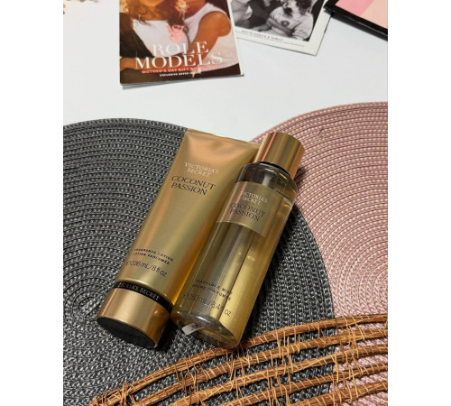 Спрей для тіла Coconut Passion від Victorias Secret Спрей для тіла Coconut Passion від Victorias Secret
